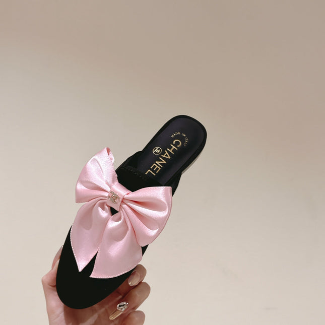 CC MULE WITH SILK LIGHT PINK BOW AND BLACK LAMBSKIN