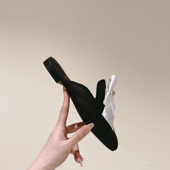 CC MULE WITH SILK WHITE BOW AND BLACK LAMBSKIN