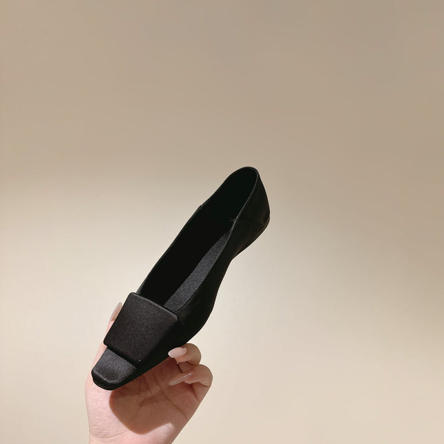 BALLERINA FLATS IN BLACK SATIN