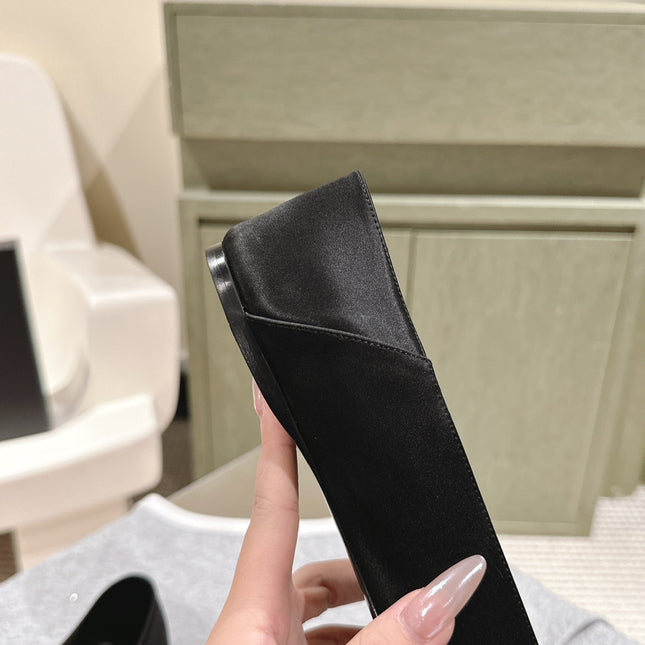 BALLERINA FLATS IN BLACK SATIN