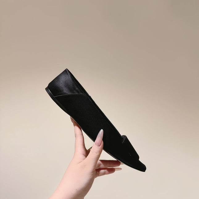 BALLERINA FLATS IN BLACK SATIN