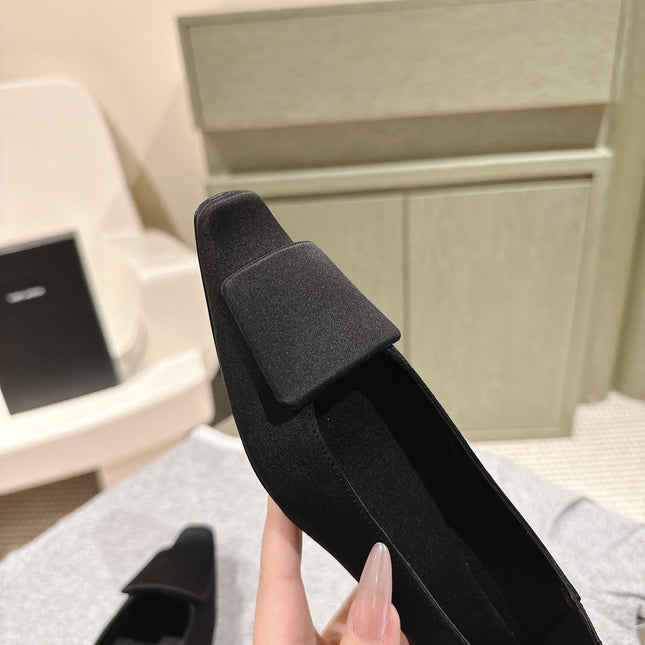 BALLERINA FLATS IN BLACK SATIN