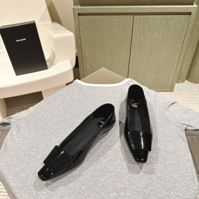 BALLERINA FLATS IN BLACK PATENT CALFSKIN