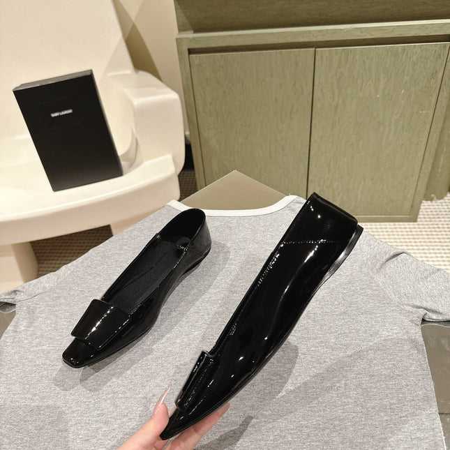 BALLERINA FLATS IN BLACK PATENT CALFSKIN