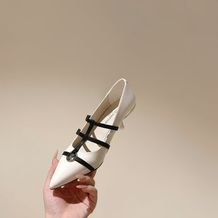 HIGH PUMP 45MM IN WHITE CALFSKIN WITH BLACK STRAPS