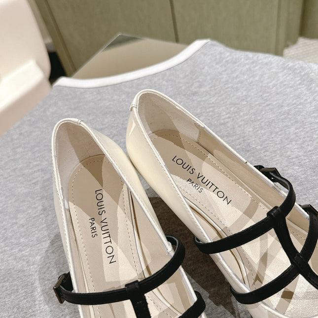 HIGH PUMP 45MM IN WHITE CALFSKIN WITH BLACK STRAPS