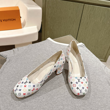 SWING HIGH PUMP 55 MM IN WHITE MONOGRAM CALFSKIN