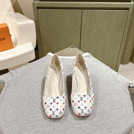 SWING HIGH PUMP 55 MM IN WHITE MONOGRAM CALFSKIN