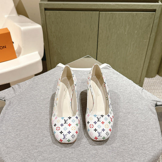 SWING HIGH PUMP 55 MM IN WHITE MONOGRAM CALFSKIN