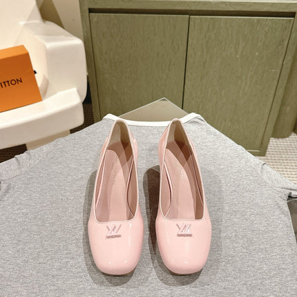 SWING HIGH PUMP 55 MM IN PALE PINK PATENT CALFSKIN