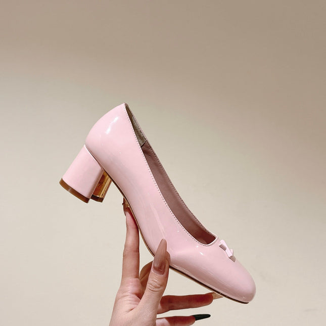 SWING HIGH PUMP 55 MM IN PALE PINK PATENT CALFSKIN