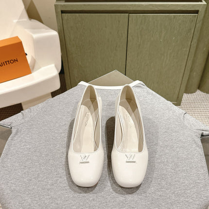 SWING HIGH PUMP 55 MM IN WHITE PATENT CALFSKIN