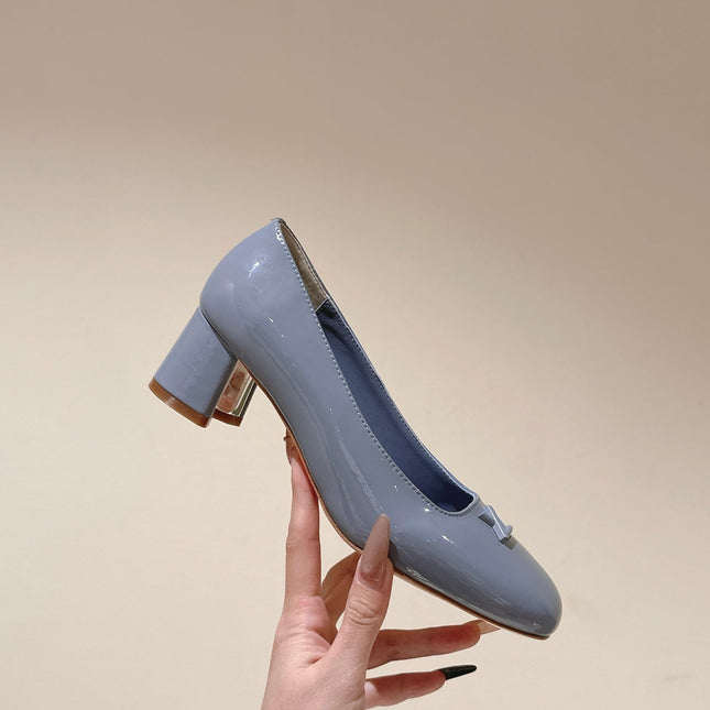 SWING HIGH PUMP 55 MM IN ICE BLUE PATENT CALFSKIN