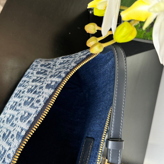 TRAVEL NOMAD POUCH 22 IN BLUE MONOGRAM OBLIQUE JACQUARD