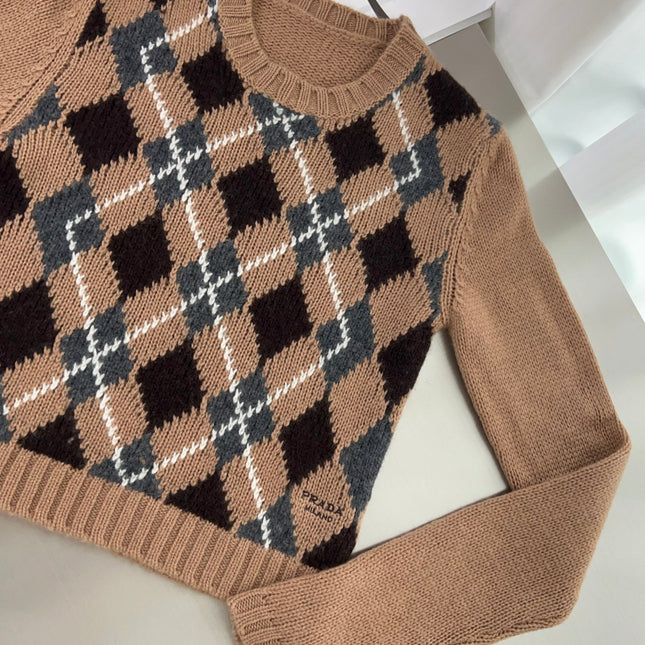 PRADA KNIT TOP STYLE 84