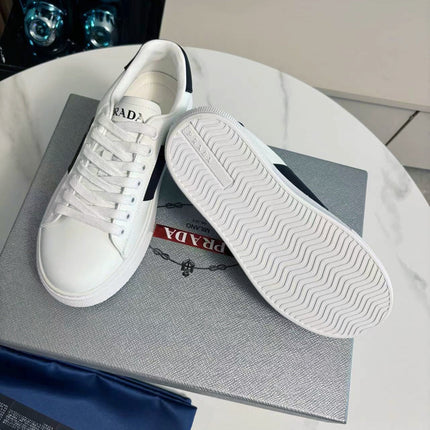 PRADA 25S LEATHER LOGO OUTLET SNEAKERS BLACK AND WHITE CALFSKIN
