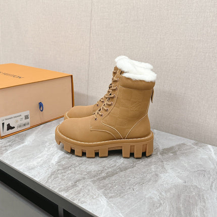 MARTIN ANKLE BOOTS IN PEANUT BROWN SUEDE AND WHITE SHEARLING LINING