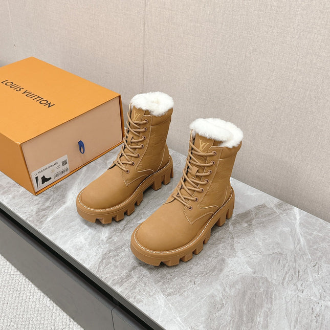 MARTIN ANKLE BOOTS IN PEANUT BROWN SUEDE AND WHITE SHEARLING LINING