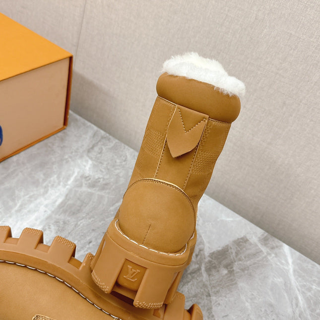 MARTIN ANKLE BOOTS IN PEANUT BROWN SUEDE AND WHITE SHEARLING LINING