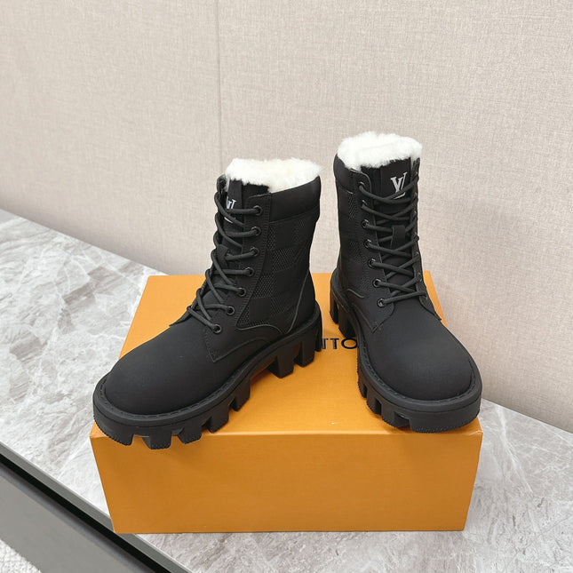 MARTIN ANKLE BOOTS IN BLACK SUEDE AND WHITE SHEARLING LINING