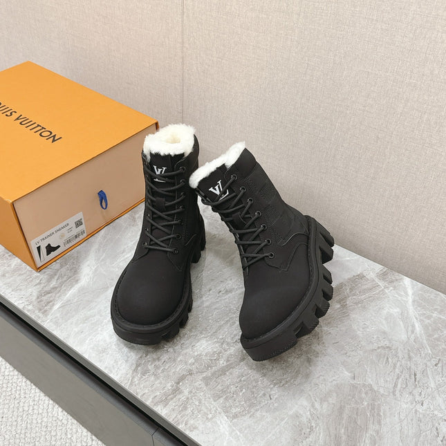 MARTIN ANKLE BOOTS IN BLACK SUEDE AND WHITE SHEARLING LINING