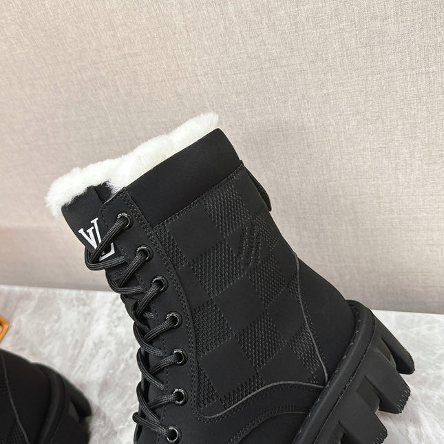 MARTIN ANKLE BOOTS IN BLACK SUEDE AND WHITE SHEARLING LINING