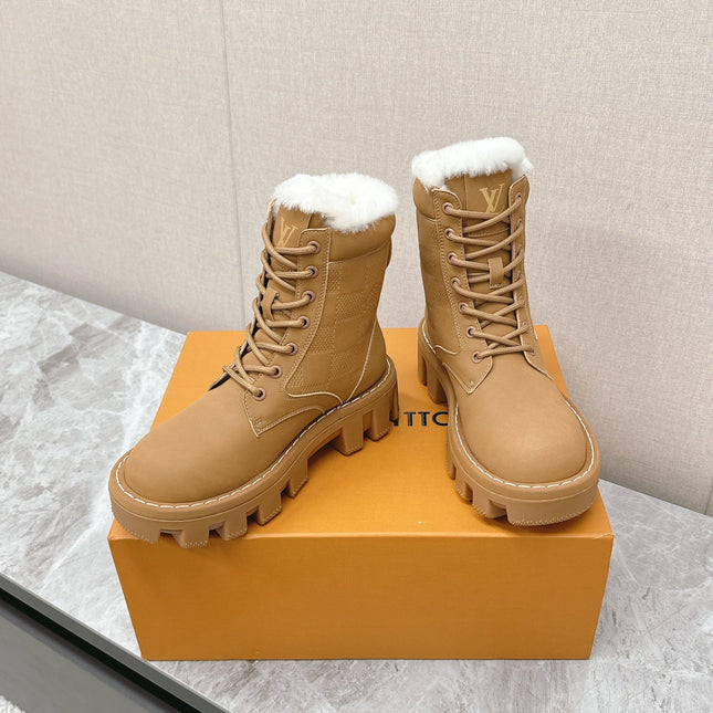MARTIN ANKLE BOOTS IN PEANUT BROWN SUEDE AND WHITE SHEARLING LINING