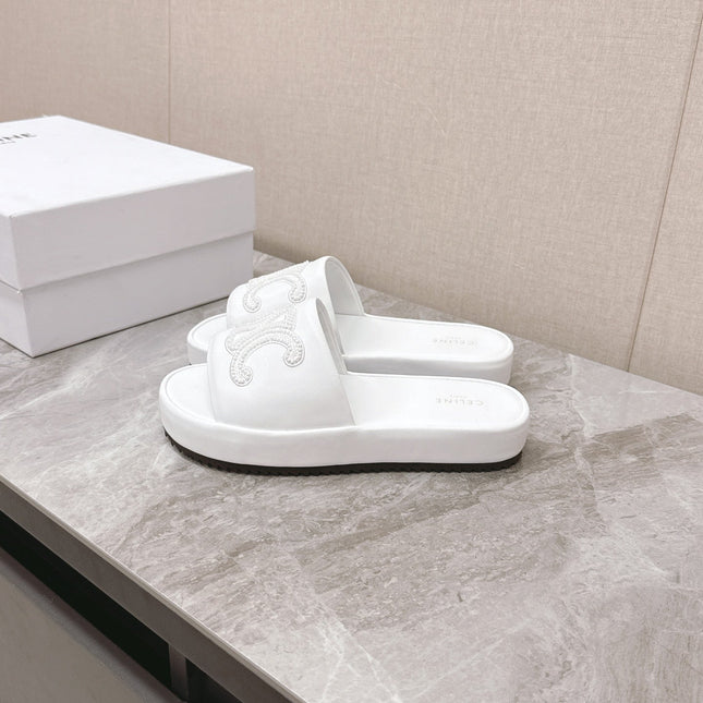 THICK-SOLED SLIDES IN WHITE SMOOTH LAMBSKIN LOGO WITH CRYSTALS