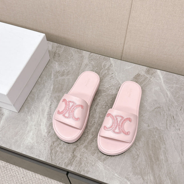 THICK-SOLED SLIDES IN LIGHT PINK SMOOTH LAMBSKIN LOGO WITH CRYSTALS