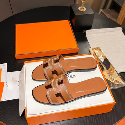 0RAN SANDAL Calfskin Sandstone