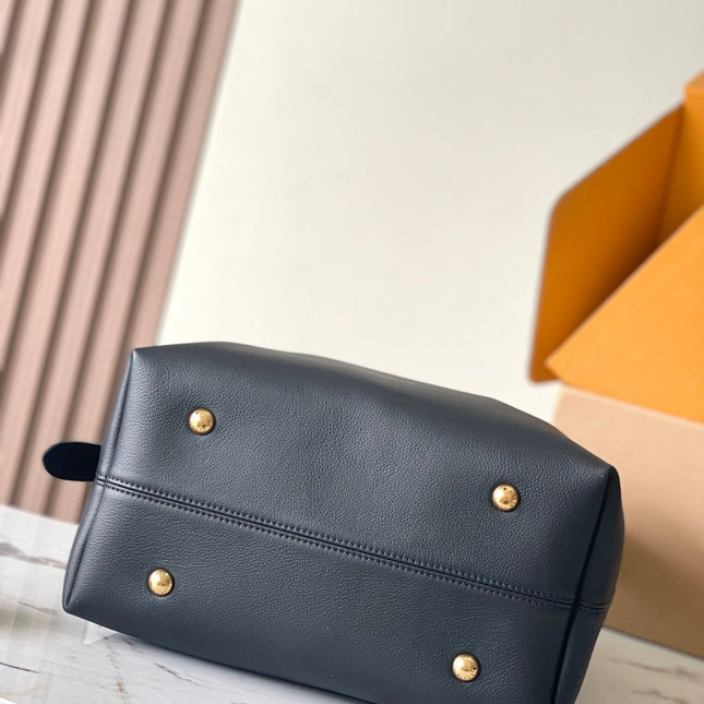 LOW KEY HOBO MM 35 IN BLACK SMOOTH CALFSKIN