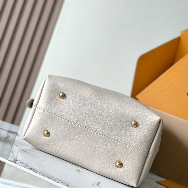 LOW KEY HOBO MM 35 IN IVORY BEIGE SMOOTH CALFSKIN