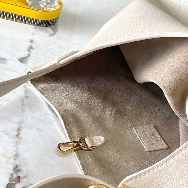 LOW KEY HOBO MM 35 IN IVORY BEIGE SMOOTH CALFSKIN
