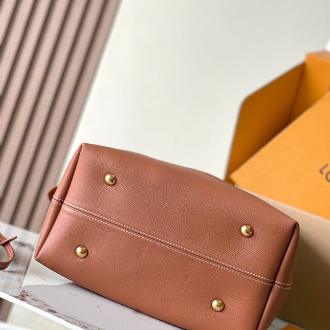 LOW KEY HOBO MM 35 IN COGNAC SMOOTH CALFSKIN