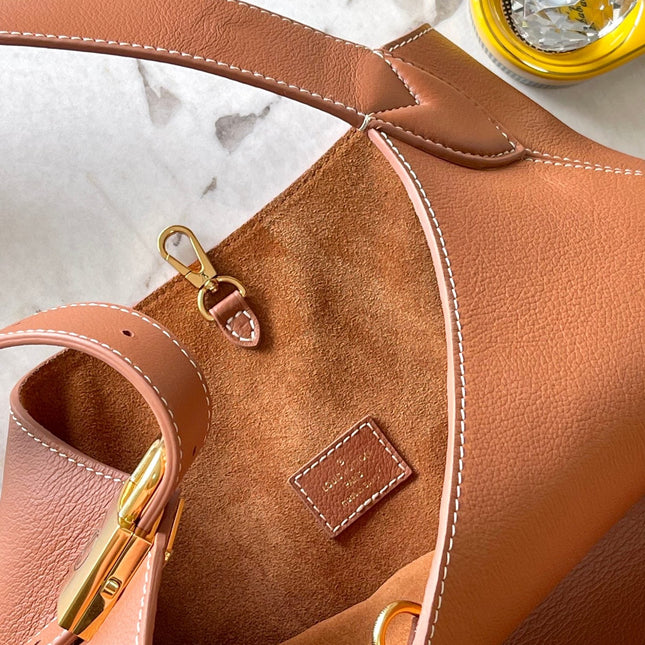 LOW KEY HOBO MM 35 IN COGNAC SMOOTH CALFSKIN