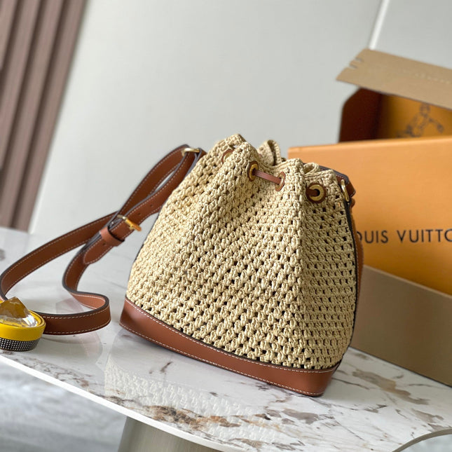 NOÉ PURSE 24 IN BEIGE CROCHETED RAFFIA AND BROWN CALFSKIN TRIM