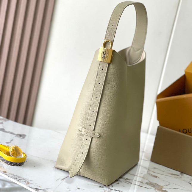 LOW KEY HOBO MM 35 IN CLAY SMOOTH CALFSKIN
