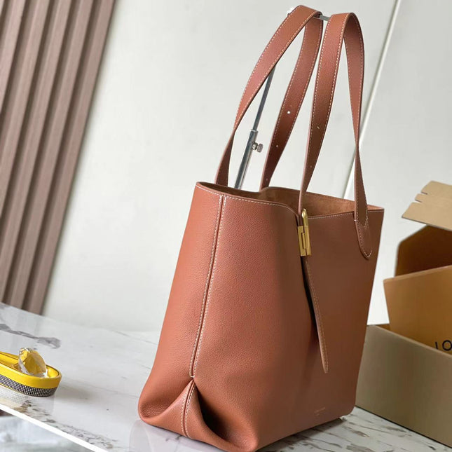 LOW KEY CABAS 47 IN SASSY SALMON GRAINED CALFSKIN GOLD BUCKLE