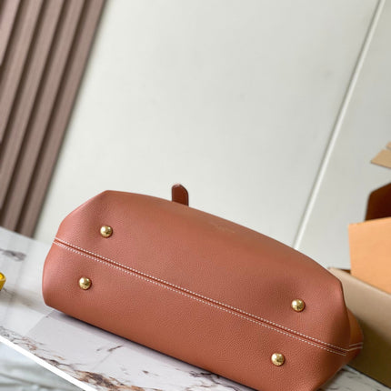 LOW KEY CABAS 47 IN SASSY SALMON GRAINED CALFSKIN GOLD BUCKLE