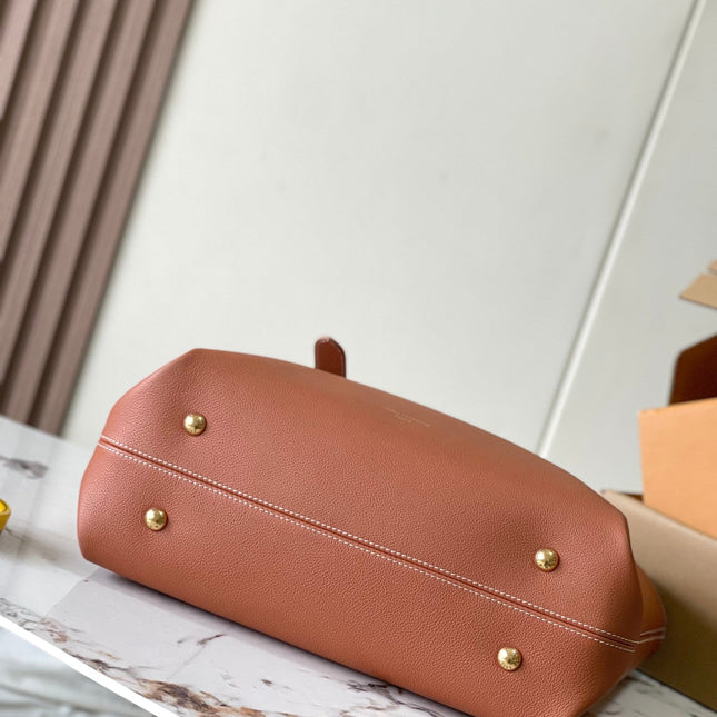 LOW KEY CABAS 47 IN SASSY SALMON GRAINED CALFSKIN GOLD BUCKLE