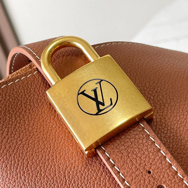 LOW KEY CABAS 47 IN SASSY SALMON GRAINED CALFSKIN GOLD BUCKLE