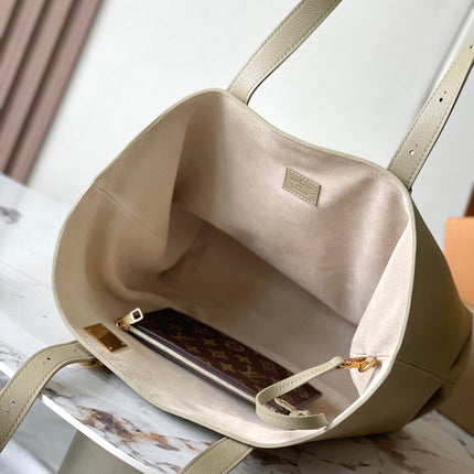 LOW KEY CABAS 47 IN BEIGE GRAINED CALFSKIN GOLD BUCKLE