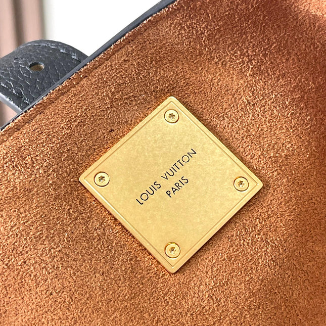 LOW KEY CABAS 47 IN BLACK GRAINED CALFSKIN GOLD BUCKLE