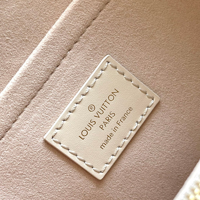 BABYLONE TOTE 31 IN WHITE MONOGRAM EMPREINTE LEATHER