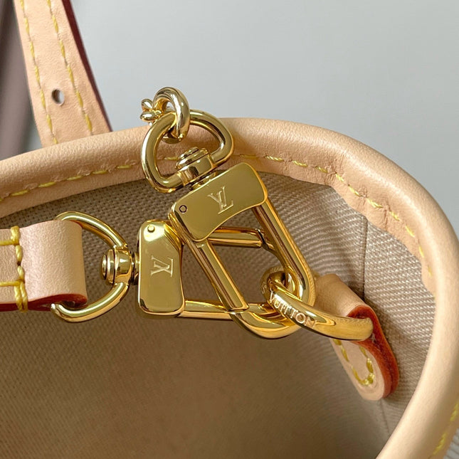 NANO BUCKET 17 IN WHITE MONOGRAM JACQUARD AND BEIGE CALFSKIN TRIM