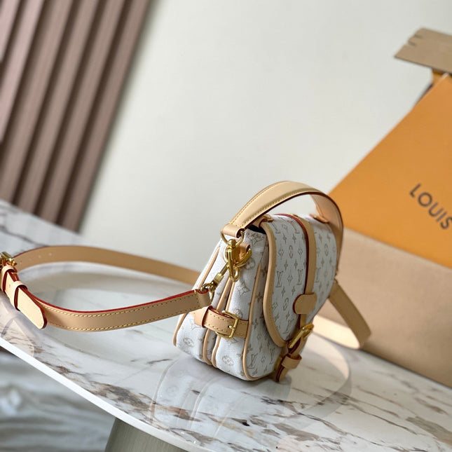 SAUMUR BB 20 WHITE MONOGRAM MINI JACQUARD AND LEATHER TRIM GOLD HARDWARE