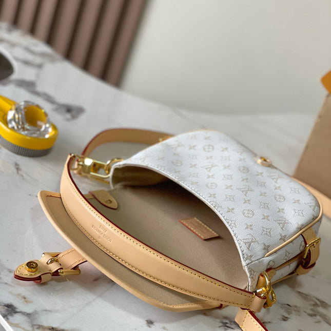 SAUMUR BB 20 WHITE MONOGRAM MINI JACQUARD AND LEATHER TRIM GOLD HARDWARE