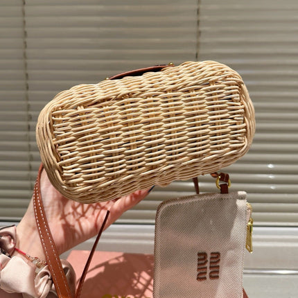 WOVEN HOLLOW BAG 18 IN BEIGE RATTAN AND BROWN CALFSKIN TRIM