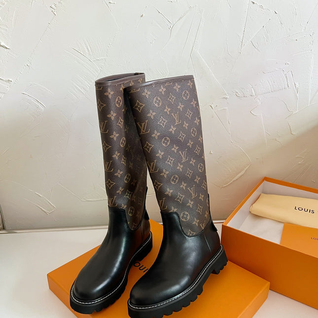 TERRITORY FLAT HIGH BOOT IN BLACK MIX CHOCOLATE BROWN MONOGRAM CALFSKIN