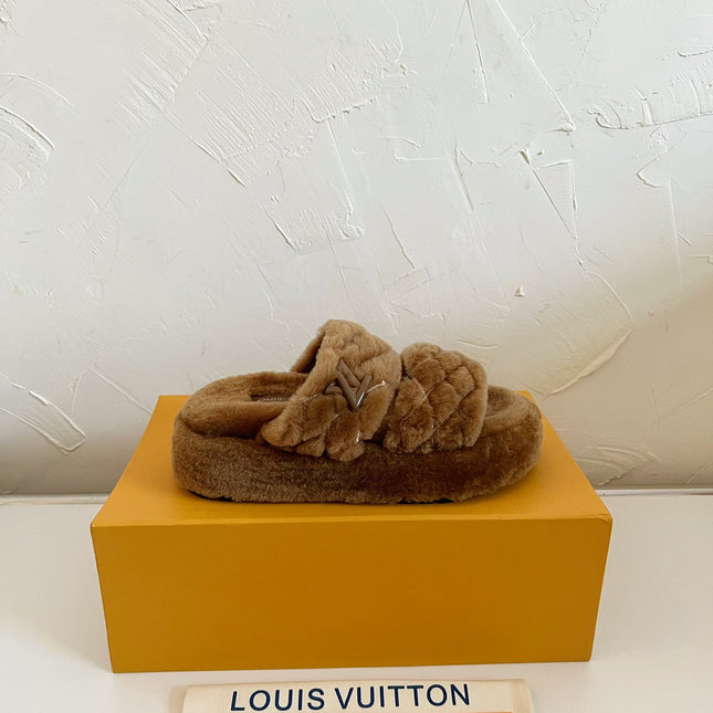 LV SUNSET PLATFORM COMFORT MULE IN CHOCOLATE BROWN SHEARLING